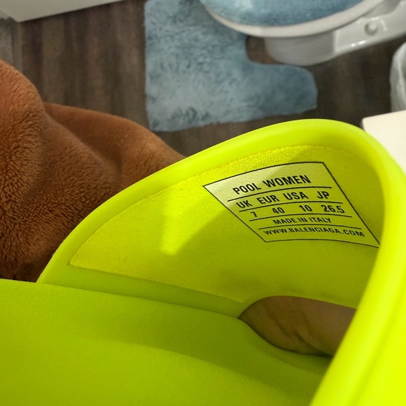 Balenciaga Rubber Slides - Picture 7 of 13